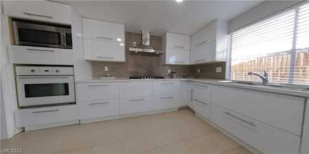 5184 Brentmead Dr Las Vegas, NV 89120