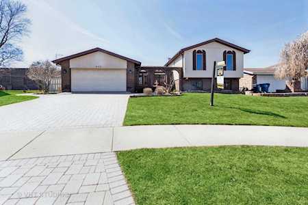 808 Kings Point Dr W Addison, IL 60101