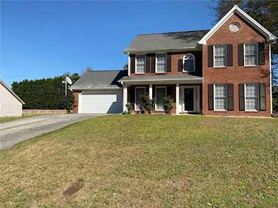 2216 Meadow Valley Circle Lawrenceville, GA 30044