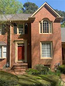 105 Weatherburne Dr Roswell, GA 30076