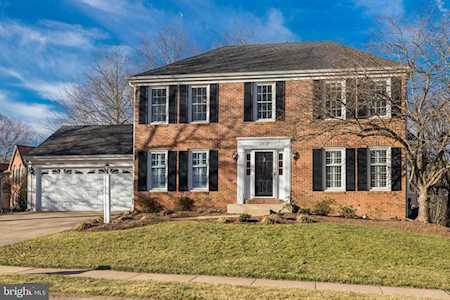 2918 Mother Well Ct Herndon, VA 20171
