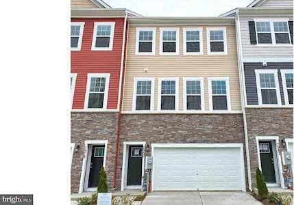 2067 Hinshaw Dr Odenton, MD 21113