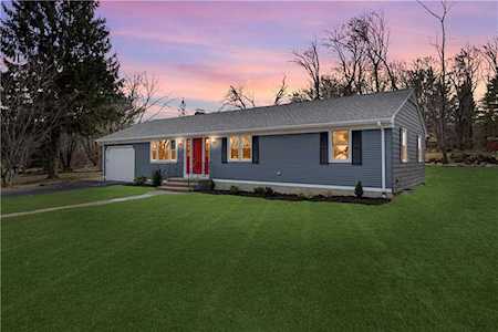 7 Honeysuckle Dr Cranston, RI 02920