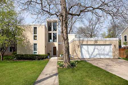 1126 Wincanton Dr Deerfield, IL 60015