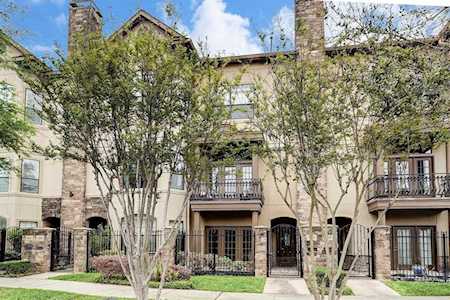 2411 Commonwealth St Houston, TX 77006