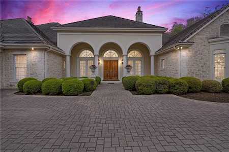 8609 Navidad DR Austin, TX 78735