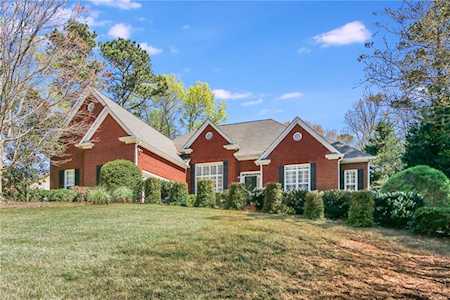 3326 Hackmatack Dr NW Kennesaw, GA 30152