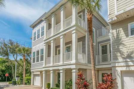 81 Beach Cottage Ln Atlantic Beach, FL 32233