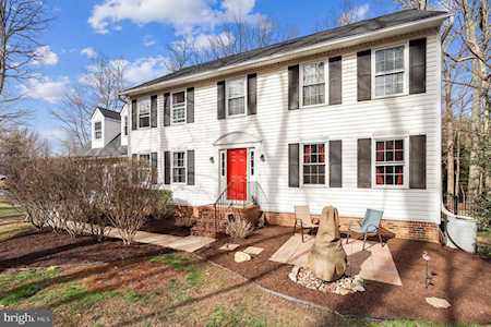 7504 Lake Shore Dr Owings, MD 20736