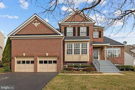 706 Seaton Ct SE Leesburg, VA 20175