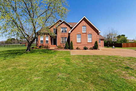2788 Thompson Station Rd E Thompsons Station, TN 37179