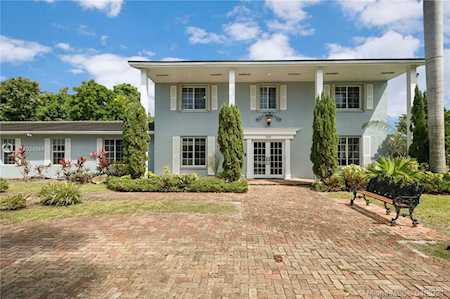 7241 SW 118th St Pinecrest, FL 33156