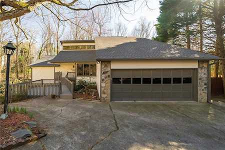 320 Susie Ct Roswell, GA 30076