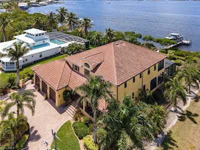 12221 Shoreview Dr Matlacha, FL 33993