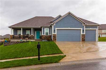 4300 Lake Crest Ct St Joseph, MO 64505