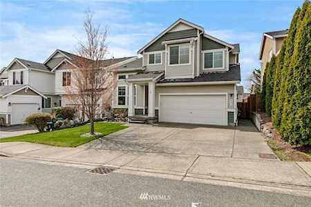 2318 165th Avenue Ct E Lake Tapps, WA 98391