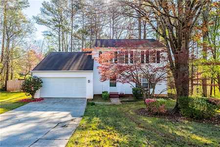 744 Carriage Ct Lawrenceville, GA 30044