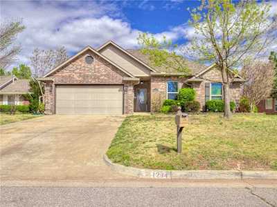 1234 Edinburg Dr Yukon, OK 73099