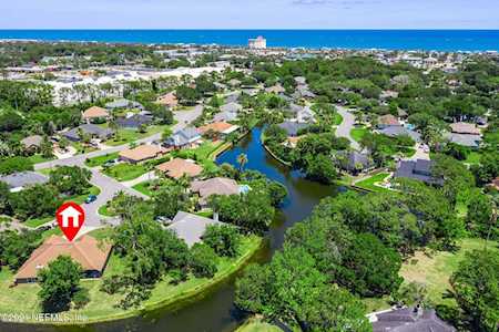 408 Sanibel Ct Neptune Beach, FL 32266