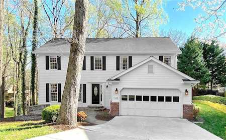 145 Camellia Ct Roswell, GA 30076
