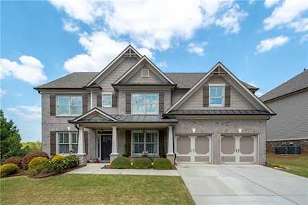 4549 Sierra Creek Dr Hoschton, GA 30548