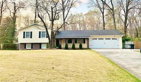 22 Rhodes Dr Marietta, GA 30068
