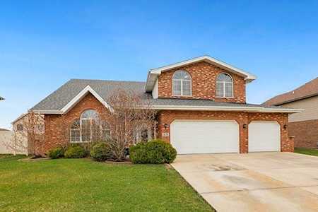 1820 Witham Ln Woodridge, IL 60517