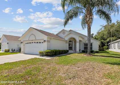 1004 NE Pine Creek Circle Palm Bay, FL 32905