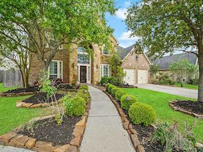 5610 Plum Point Ct Sugar Land, TX 77479
