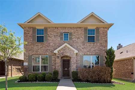 9208 Eastwood Avenue Cross Roads, TX 76227
