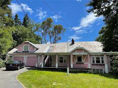 5112 212th St SW Mountlake Terrace, WA 98043