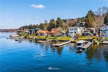 5643 Pleasure Point Ln SE Bellevue, WA 98006