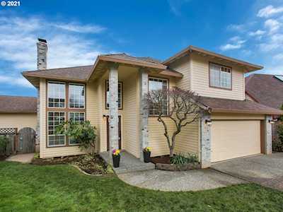 17780 NW Deercreek Ct Portland, OR 97229