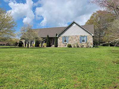 249 Wakefield Dr Manchester, TN 37355
