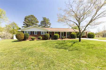 105 Wavetree Dr Roswell, GA 30075