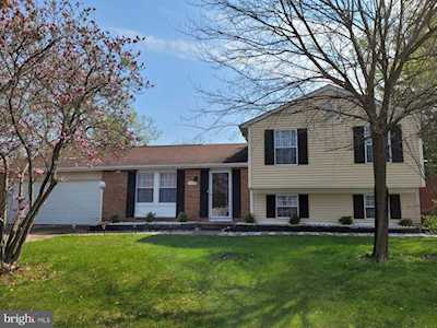 5456 Braddock Ridge Dr Centreville, VA 20120