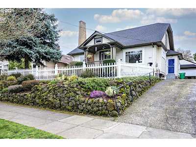 4216 NE Davis St Portland, OR 97213