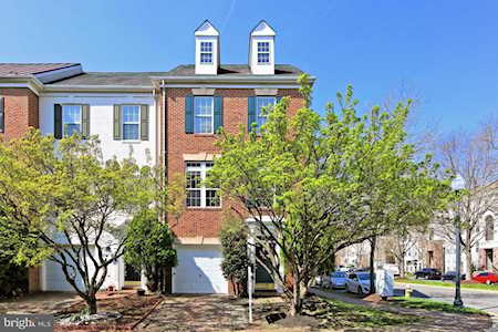 4999 Murtha St Alexandria, VA 22304