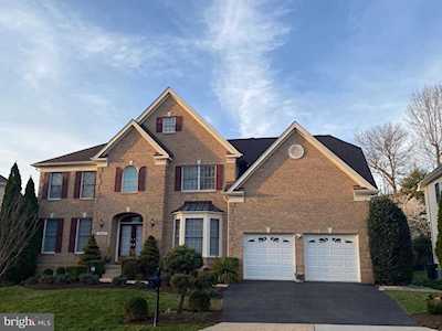 47418 Riverbank Forest Place Sterling, VA 20165