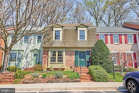 6405 Eastleigh Ct Springfield, VA 22152