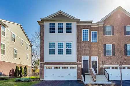 2490 Huntleigh Ln Woodridge, IL 60517