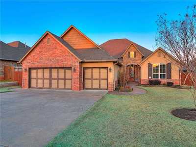1304 Denver Circle Moore, OK 73160
