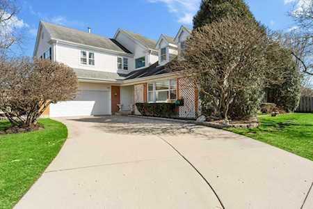 155 Chapel Oaks Dr Buffalo Grove, IL 60089