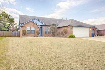 10008 Hollyhead Way Yukon, OK 73099