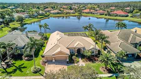 4614 Avenue Longchamps Lutz, FL 33558