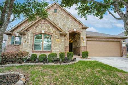 8615 Dalton Crest Dr Dr Cypress, TX 77433