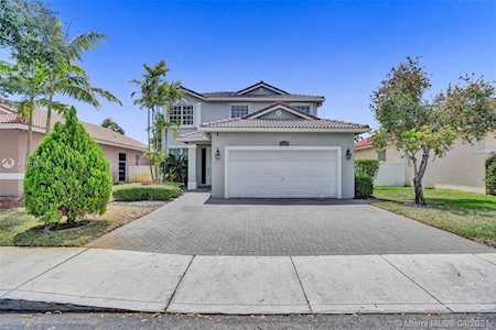 16284 NW 18th St Pembroke Pines, FL 33028