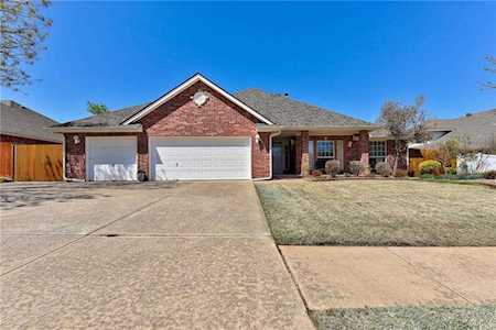 204 Castle Rock Rd Yukon, OK 73099