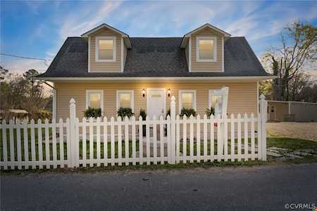 21619 Stuart Ave Petersburg, VA 23803