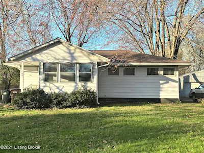 1310 Mark Trail Rd Lyndon, KY 40242
